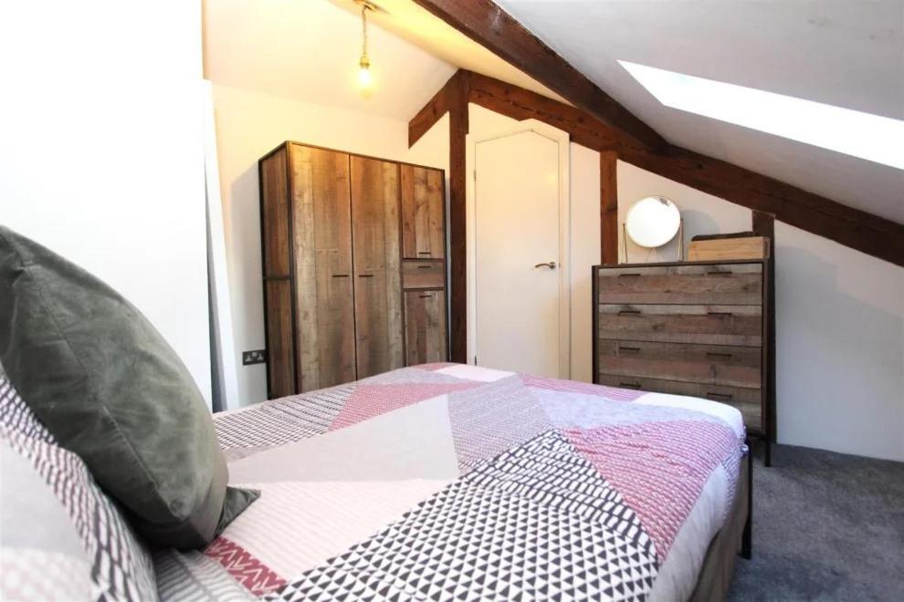 Large New-York Style Penthouse Apartment In Leeds City Centre With Contactless Check In Kültér fotó